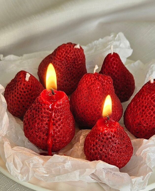 Velvet Rouge Strawberry Candle Set – Handcrafted Luxury Dessert Candles (Set of 6)