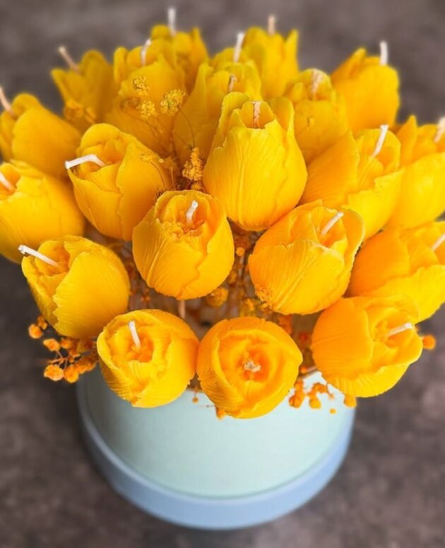 Golden Bloom Handcrafted Flower Candle Bouquet – Luxury Décor Candle