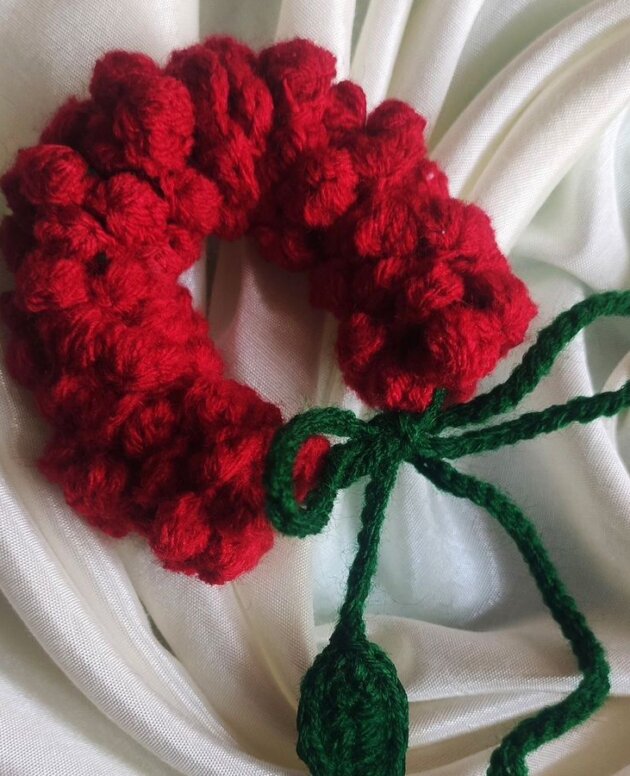 Crochet Gajra  Title: Handmade crochet gajra — timeless, delicate & beautiful