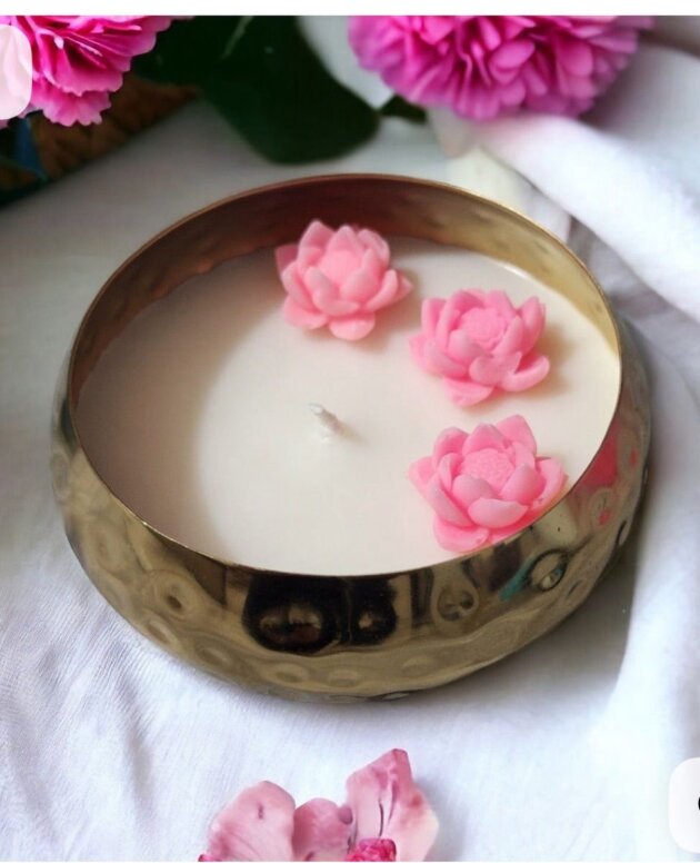 Urli Lotus Soy Wax Candle